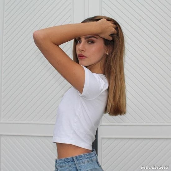 纤瘦美体气质绝佳 骨感惊艳的美国御姐模特