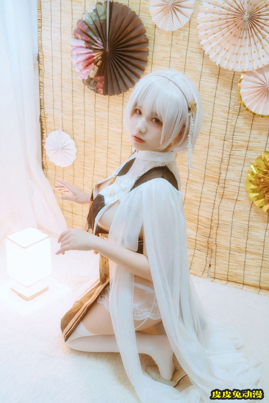 Bilibili美女主播阿半今天很开心白色蕾丝吊袜天狼星主题套图-皮皮兔动漫