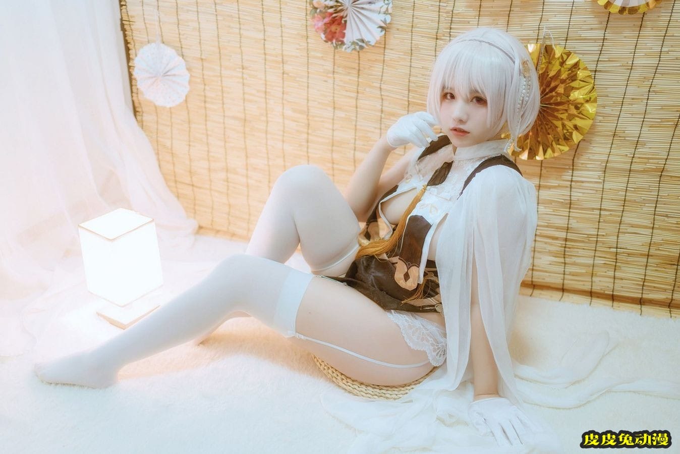 Bilibili美女主播阿半今天很开心白色蕾丝吊袜天狼星主题套图