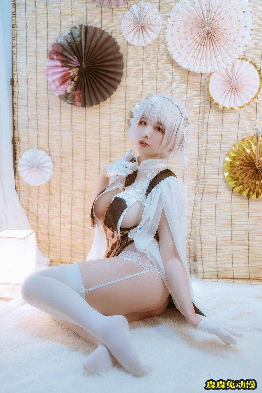 Bilibili美女主播阿半今天很开心白色蕾丝吊袜天狼星主题套图