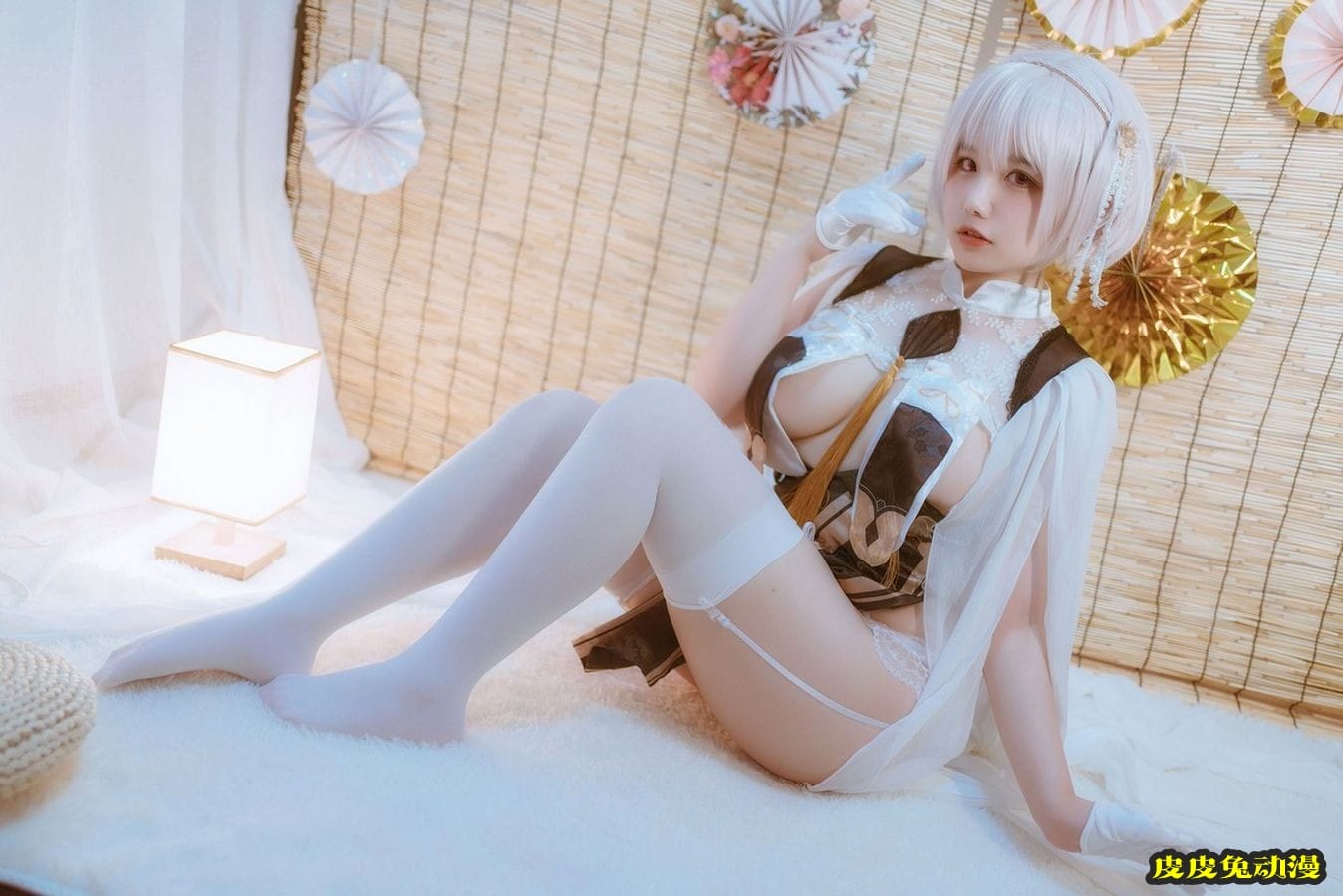 Bilibili美女主播阿半今天很开心白色蕾丝吊袜天狼星主题套图