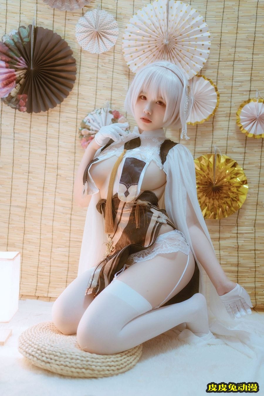 Bilibili美女主播阿半今天很开心白色蕾丝吊袜天狼星主题套图