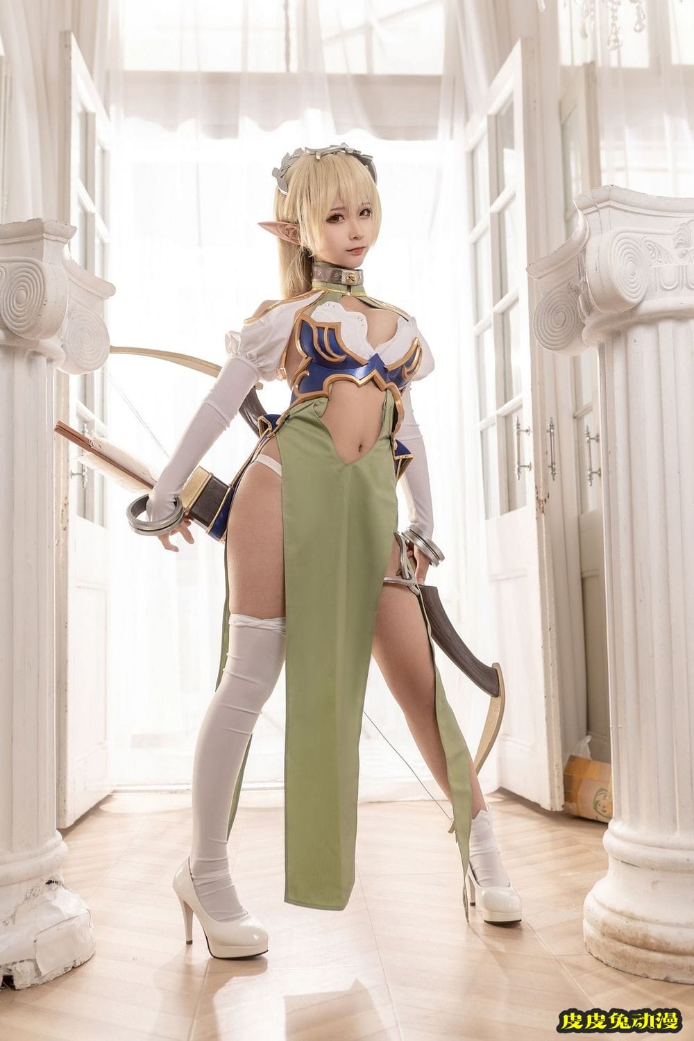 动漫博主蠢沫沫低胸服饰傲人身材COS精灵村第1村民艾露谢尔-皮皮兔动漫