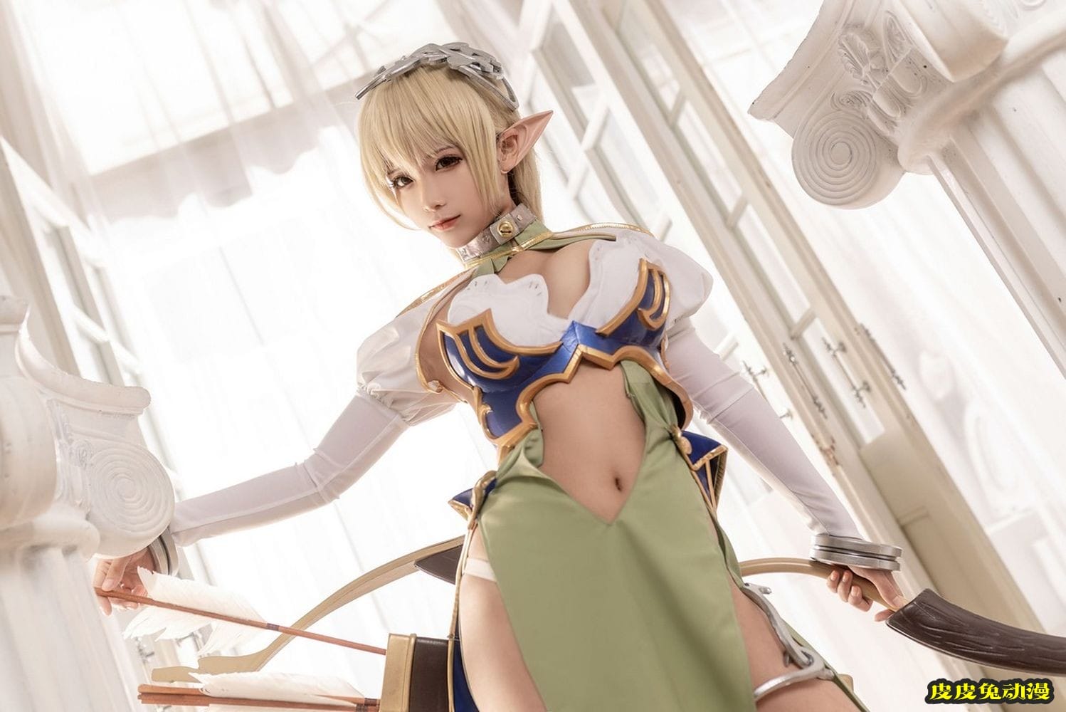 动漫博主蠢沫沫低胸服饰傲人身材COS精灵村第1村民艾露谢尔