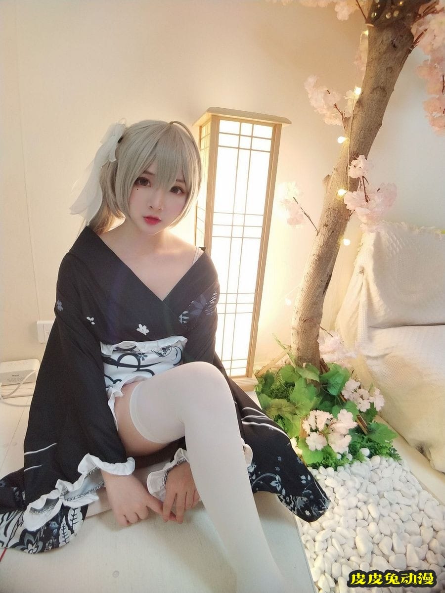 二次元萌妹子古川kagura白色丝袜配日系和服主题诱惑美图