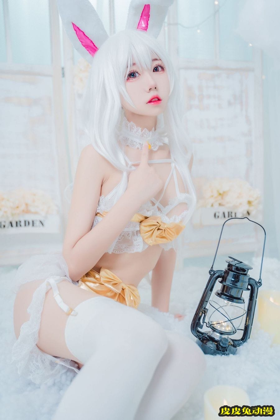 网络美女猫君君MaoJun白丝吊袜+白色兔子情趣服饰私房写真