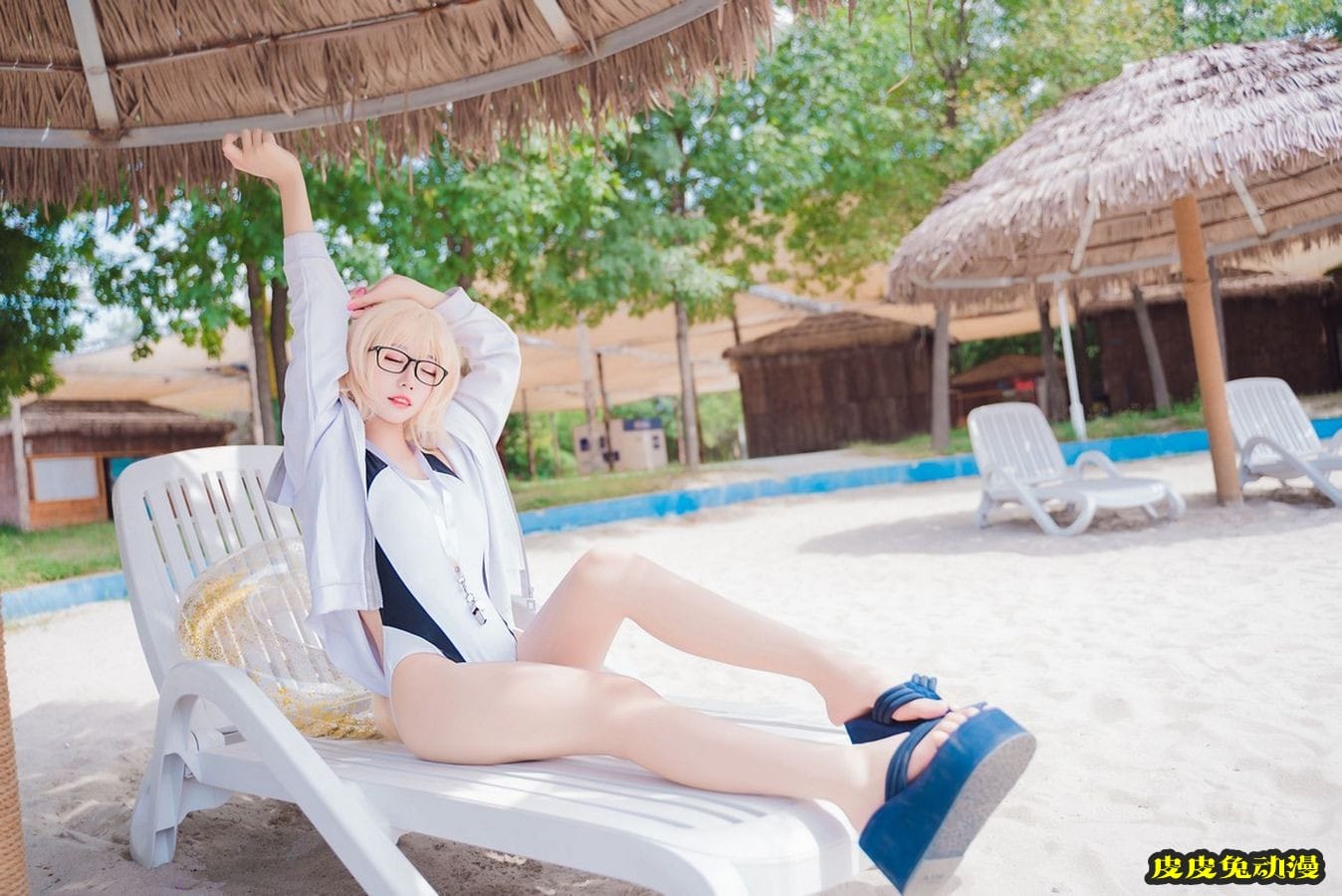 网络美女猫君君MaoJun连体泳装秀完美身材主题COS贞德美图