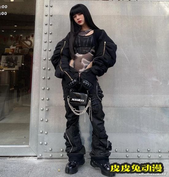 二次元老婆成真？越南赛博小姐姐科技感拉满