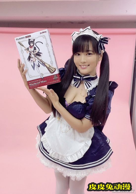 写真女星询问搬运模型的方法 网友反应超热烈