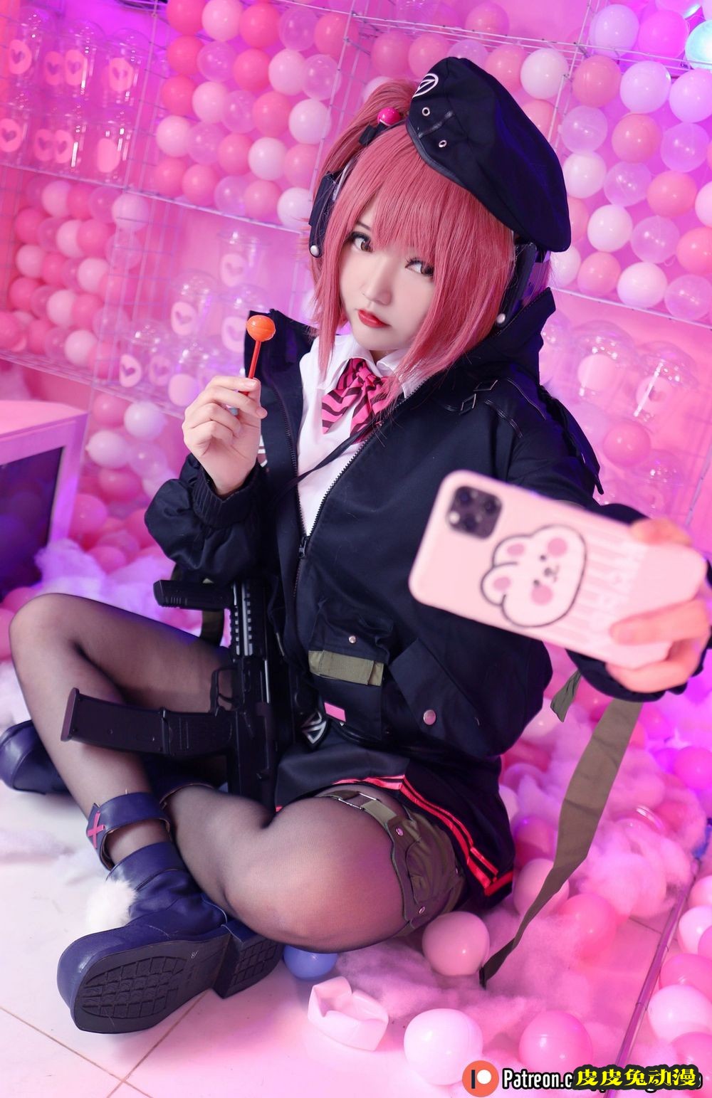 Coser小姐姐Potato Godzilla女警制服完美身材MP7主题私房美图