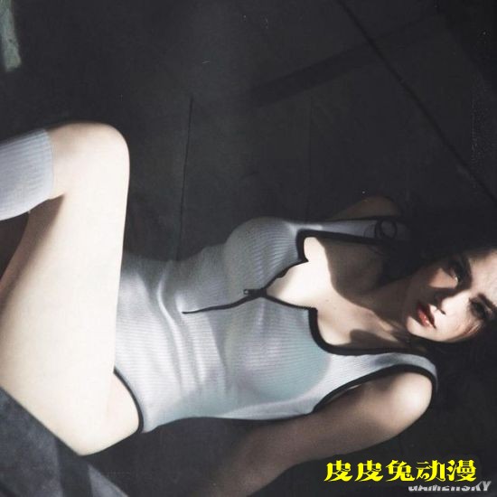 身材曲线太完美 混血颜值的越南网红模特