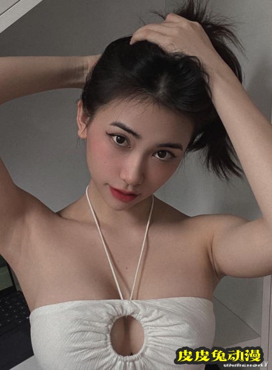 身材曲线太完美 混血颜值的越南网红模特