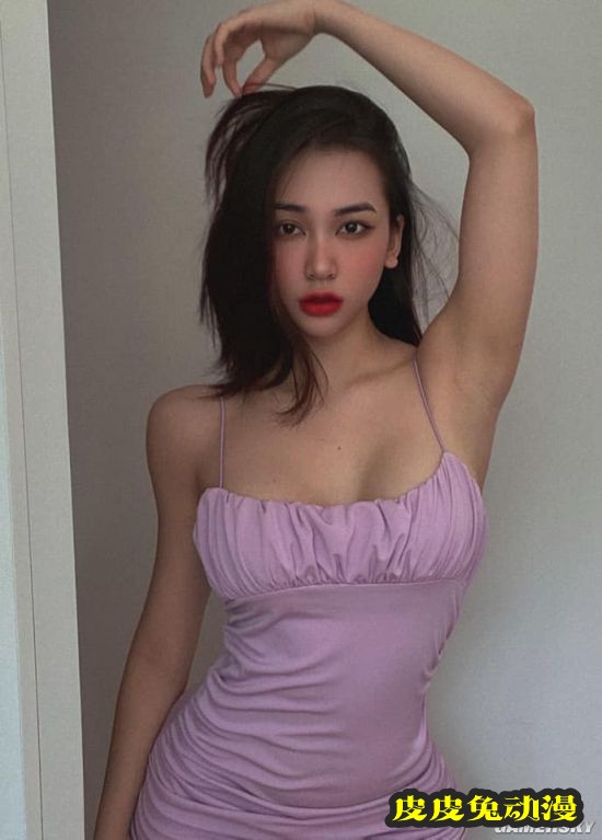 身材曲线太完美 混血颜值的越南网红模特