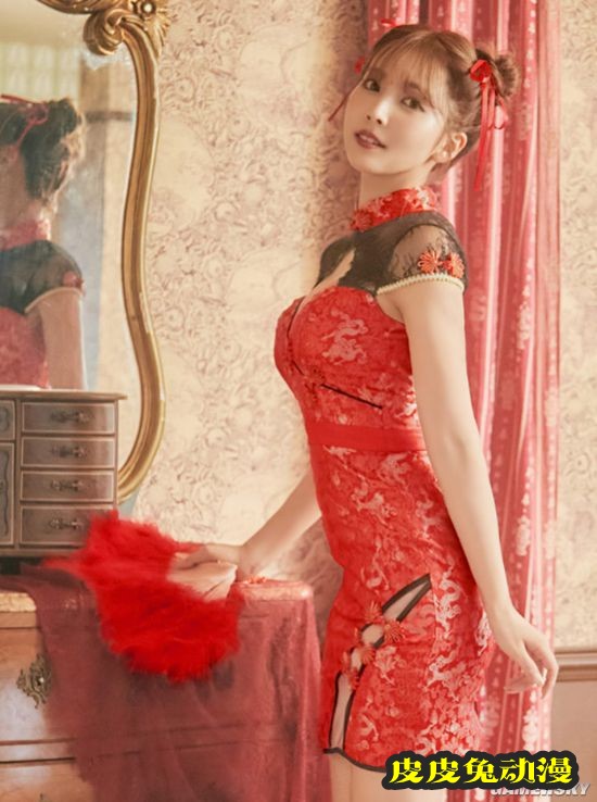 三上悠亚拍摄COSPLAY幕后视频 数十套COS美照送上