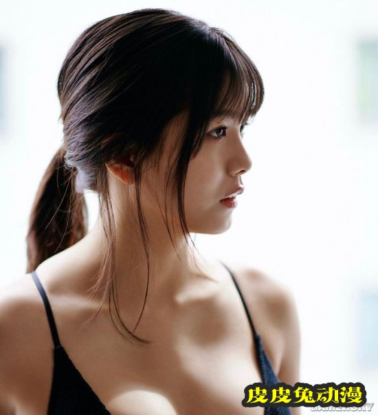 身材颜值都满分 号称写真界新星的樱花妹