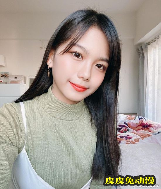 身材颜值都满分 号称写真界新星的樱花妹