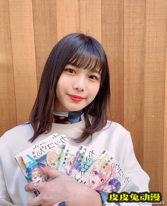 身材颜值都满分 号称写真界新星的樱花妹