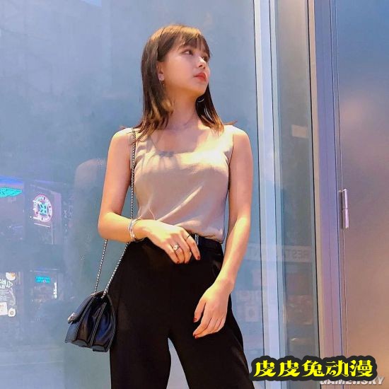 身材颜值都满分 号称写真界新星的樱花妹