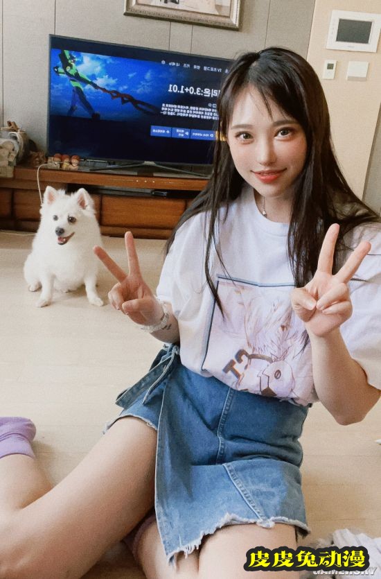 韩国美少女COS富江走红 高冷颜值恐怖感爆棚