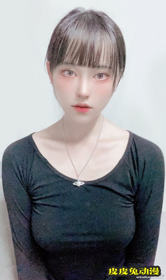 韩国美少女COS富江走红 高冷颜值恐怖感爆棚