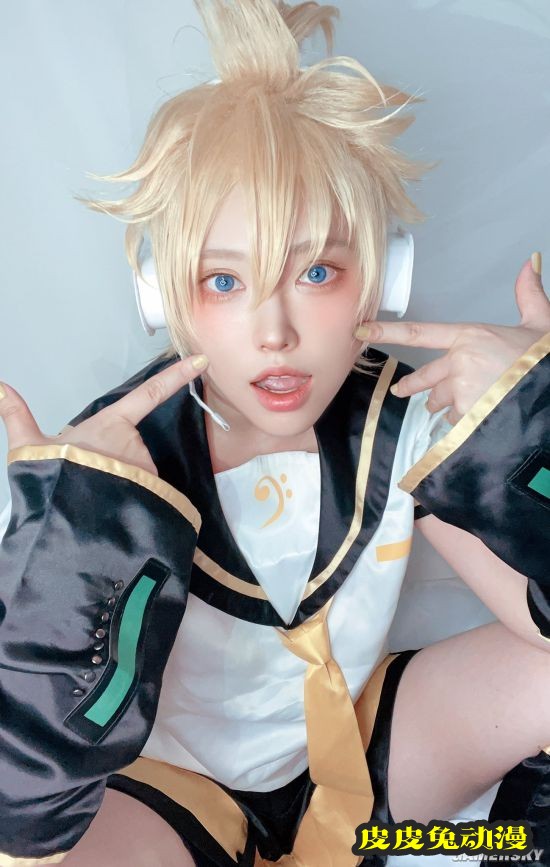 韩国美少女COS富江走红 高冷颜值恐怖感爆棚