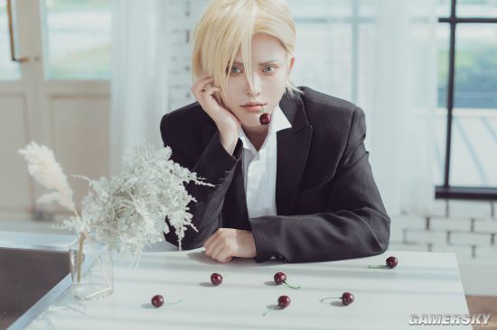 韩国美少女COS富江走红 高冷颜值恐怖感爆棚