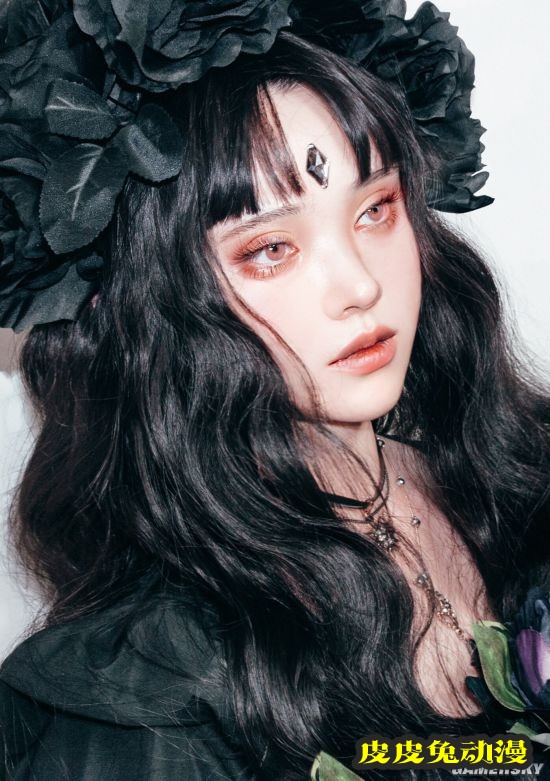 韩国美少女COS富江走红 高冷颜值恐怖感爆棚