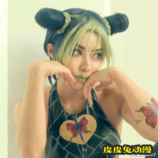 日本女COSER体脂率达16.9% COS空条徐伦大秀肌肉