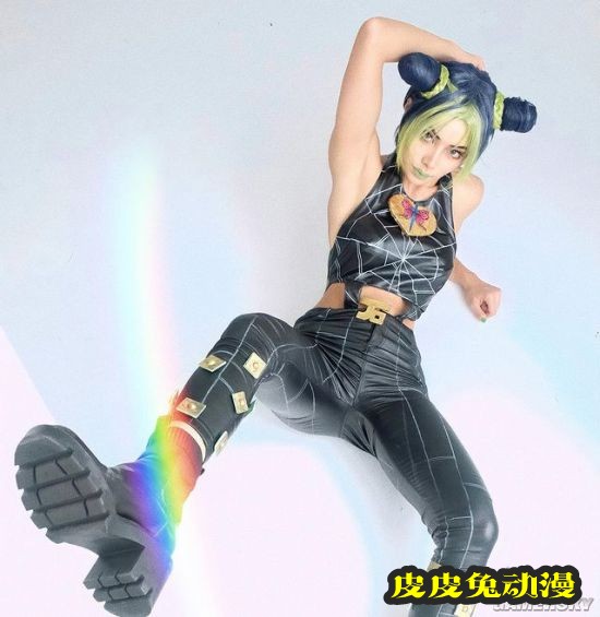 日本女COSER体脂率达16.9% COS空条徐伦大秀肌肉