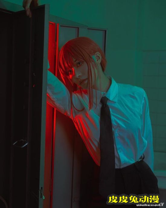 日本女COSER体脂率达16.9% COS空条徐伦大秀肌肉