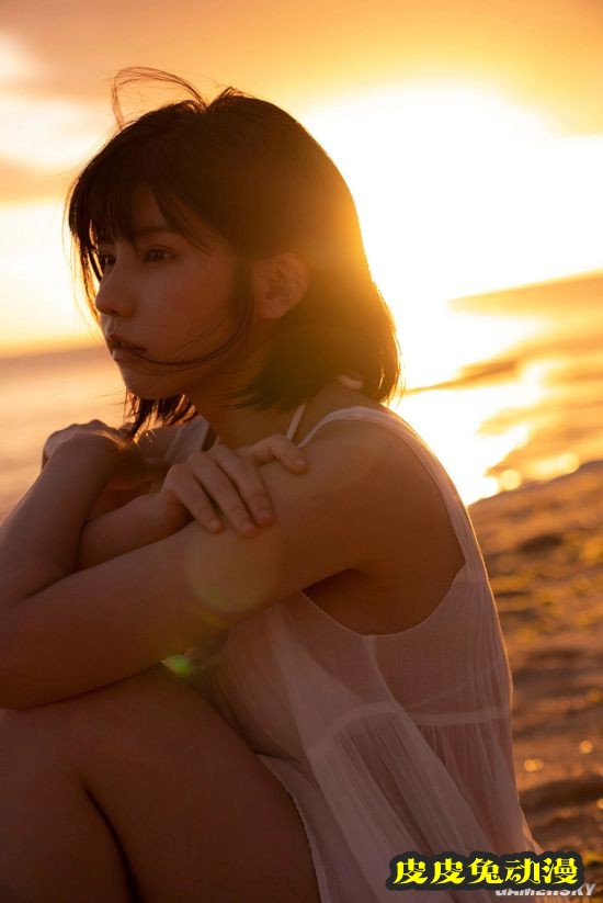 Enako唯美风写真发售 褪去COS服展现不同风格