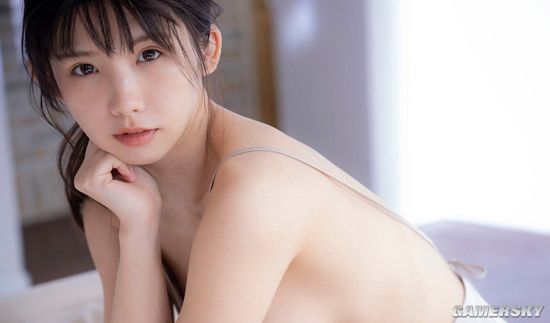 Enako唯美风写真发售 褪去COS服展现不同风格