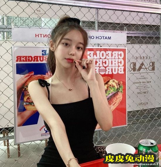 包不住的完美S曲线 韩国网红正妹兼具可爱与性感