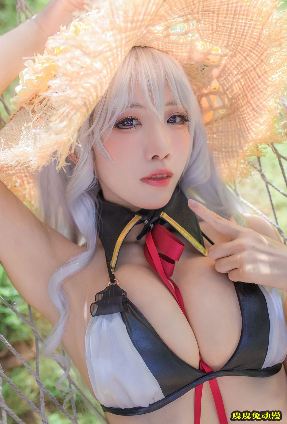 动漫博主水淼aqua头戴草帽秀傲人身材户外比基尼系列美图