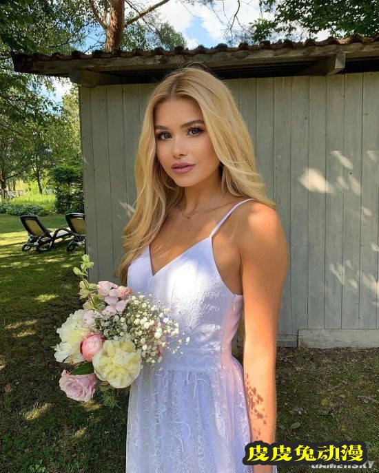 号称德国第一健身美女 腹肌美腿格外瞩目