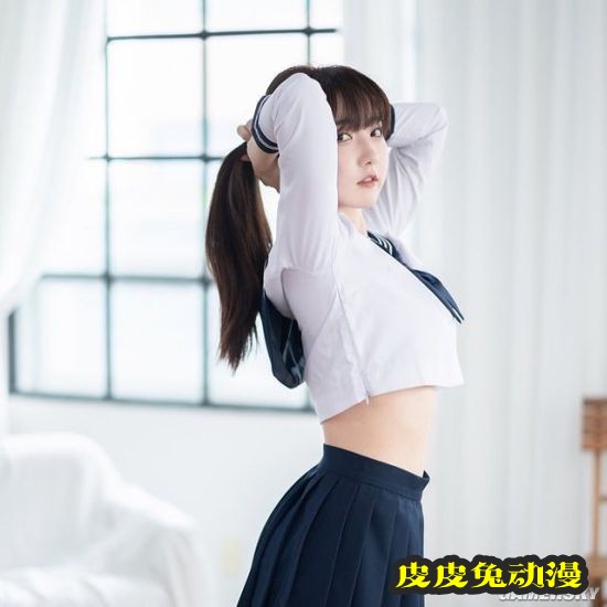 白皙诱人的功夫美少女 一字马和飞踢都是绝活-皮皮兔动漫