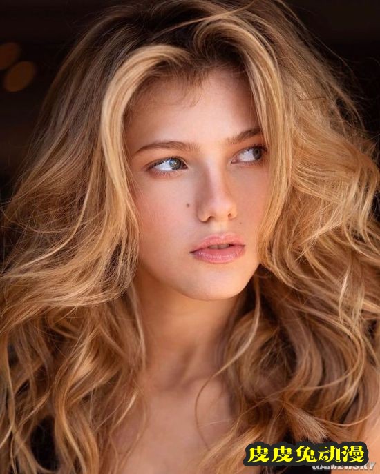 过分成熟的绝美身材 逆天颜值的澳洲美少女