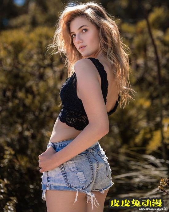 过分成熟的绝美身材 逆天颜值的澳洲美少女