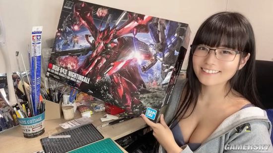 写真女星晒高达组装作品 从拼装到涂改技术含量超高