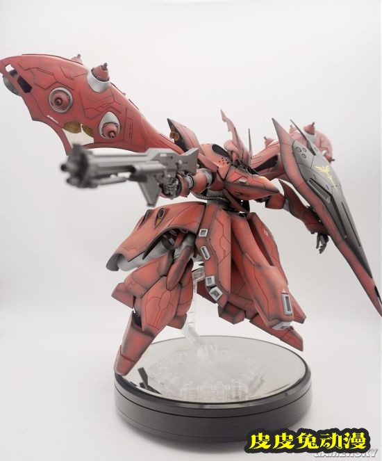 写真女星晒高达组装作品 从拼装到涂改技术含量超高