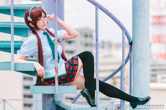 突破次元壁般的身材和颜值 美艳型樱花妹COSER