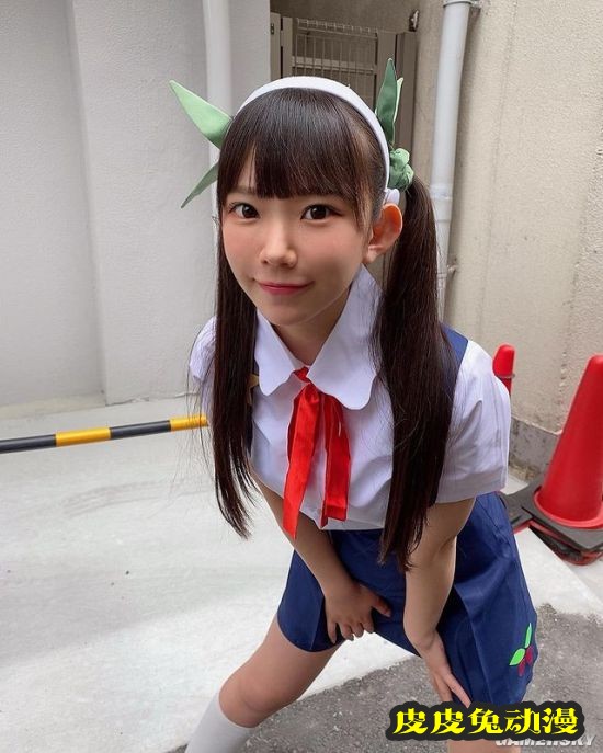 日本写真女星挑战极辣泡面 吃到最后颜艺泛滥