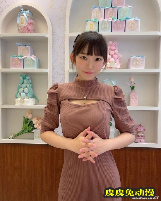 日本写真女星挑战极辣泡面 吃到最后颜艺泛滥