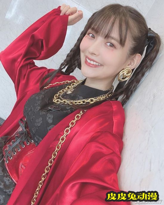 上坂堇参加京阿尼音乐会晒美照 黑丝“政委”十分可爱