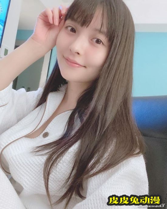 上坂堇参加京阿尼音乐会晒美照 黑丝“政委”十分可爱