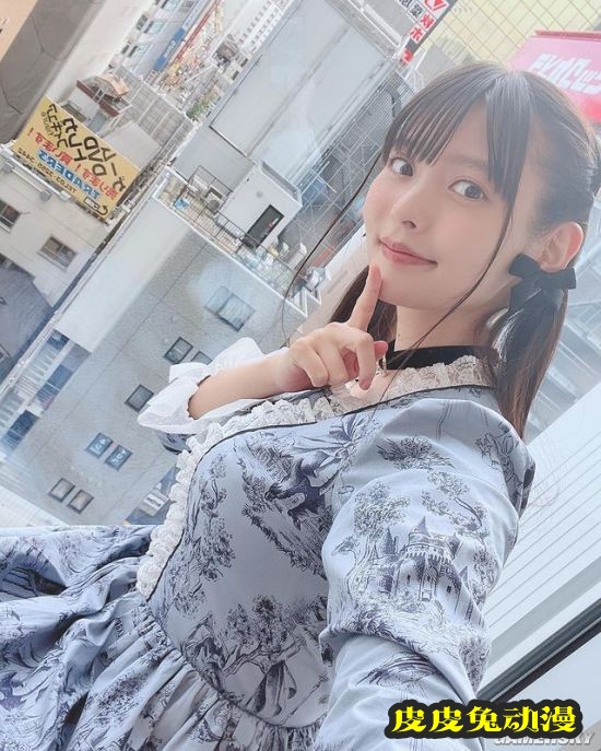 上坂堇参加京阿尼音乐会晒美照 黑丝“政委”十分可爱