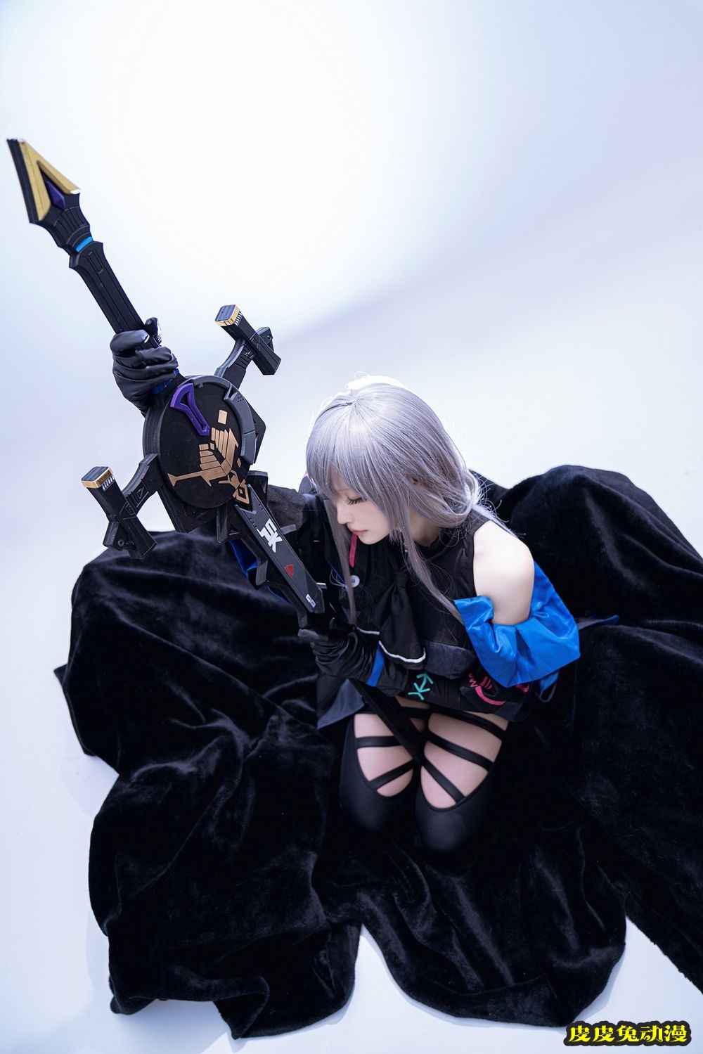 网络红人星之迟迟美少女战士装扮明日方舟六星近卫斯卡蒂-皮皮兔动漫