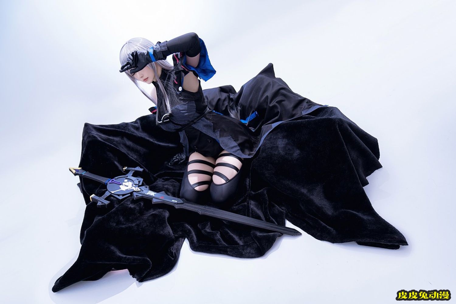 网络红人星之迟迟美少女战士装扮明日方舟六星近卫斯卡蒂