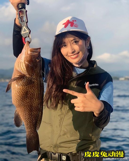 有一个隐藏的钓鱼佬女神 赛车女郎深水あきら