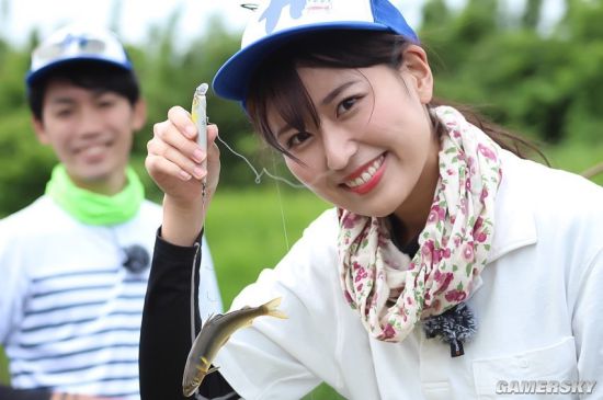 有一个隐藏的钓鱼佬女神 赛车女郎深水あきら